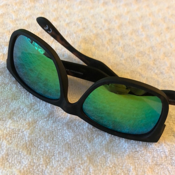 🏵2/$25🏵 Panama Jack Fashion Sunglasses - Picture 3 of 5